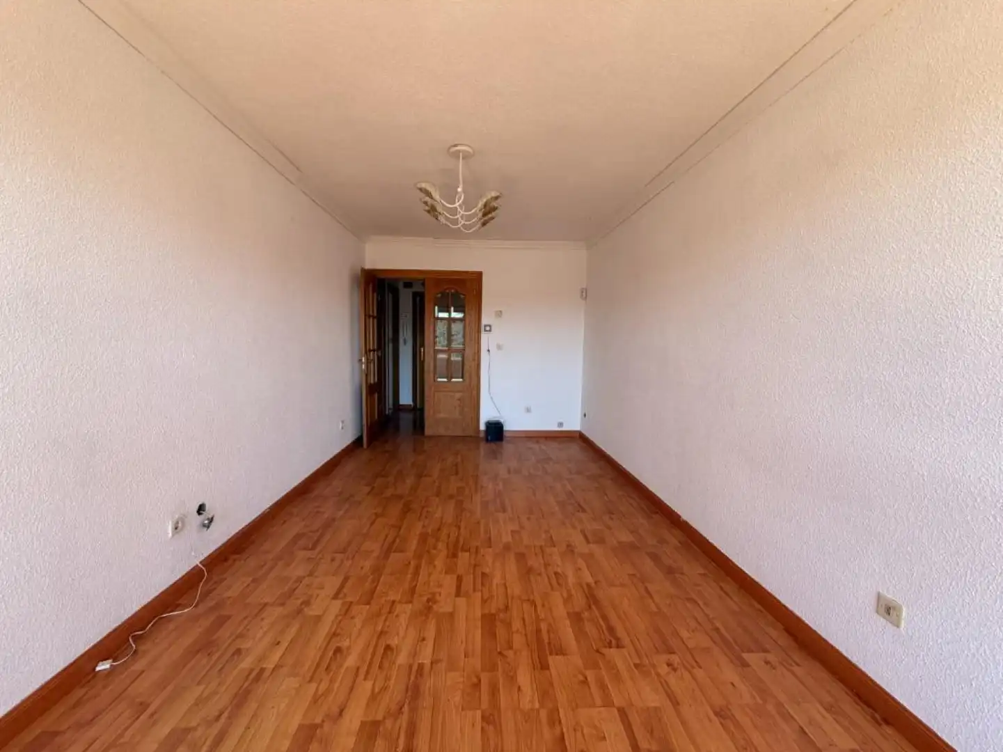 Sala d'estar de Pis en venda en Torrelavega  amb Calefacció, Jardí privat i Parquet