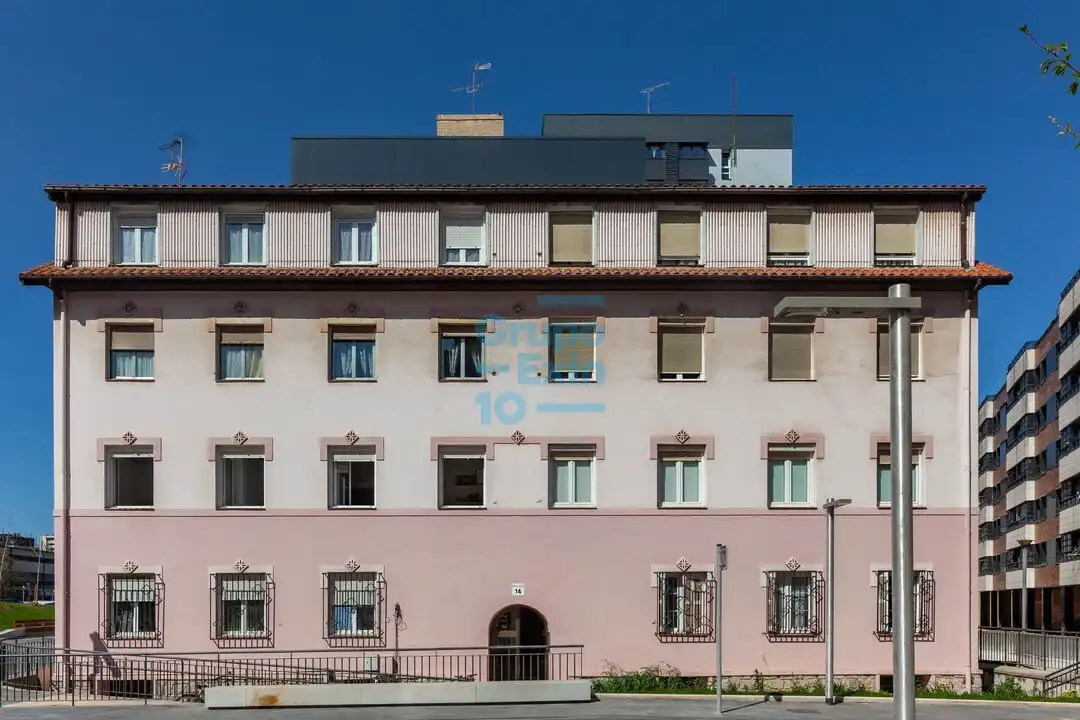 Vista exterior de Pis en venda en Donostia - San Sebastián 