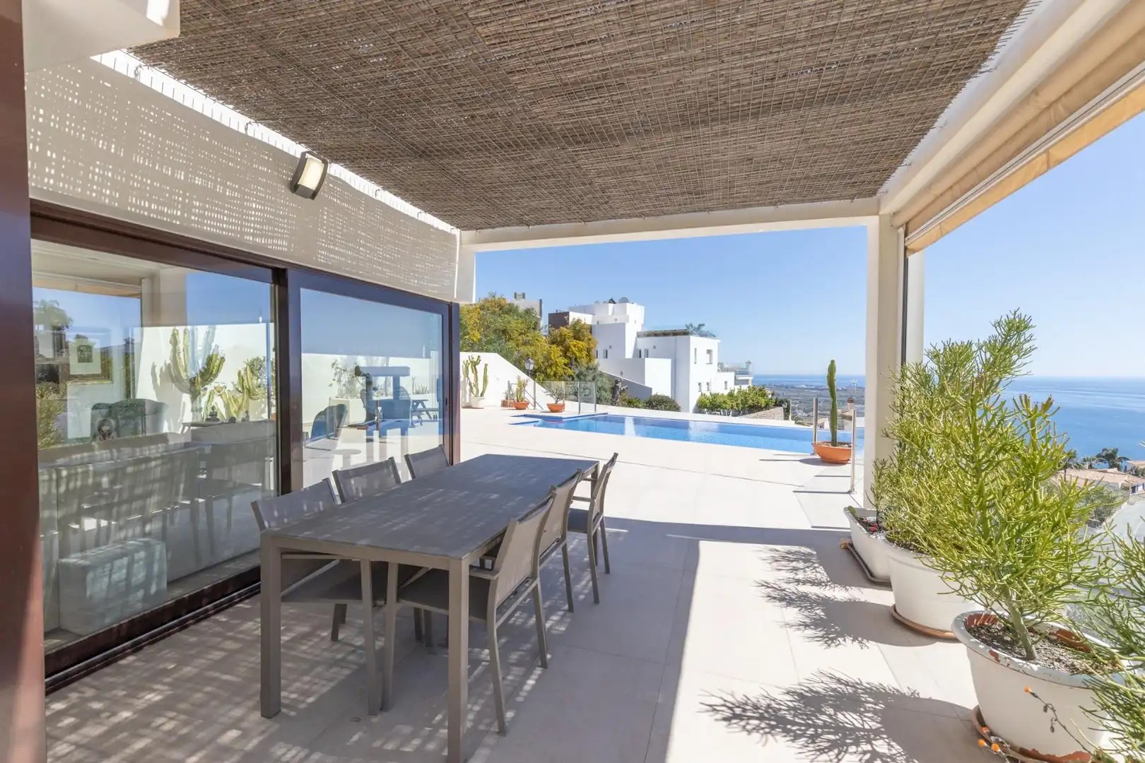 Terrassa de Casa o xalet en venda en Salobreña amb Aire condicionat, Jardí privat i Piscina