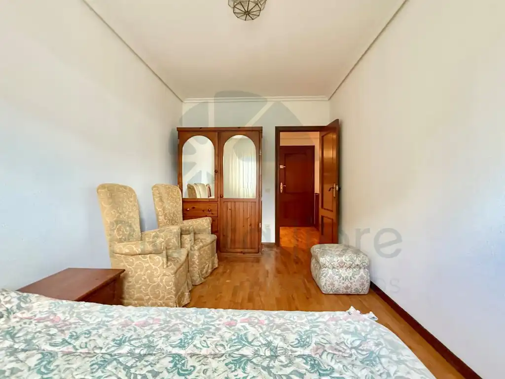 Bedroom of Flat for sale in  Logroño  with Air Conditioner and Balcony