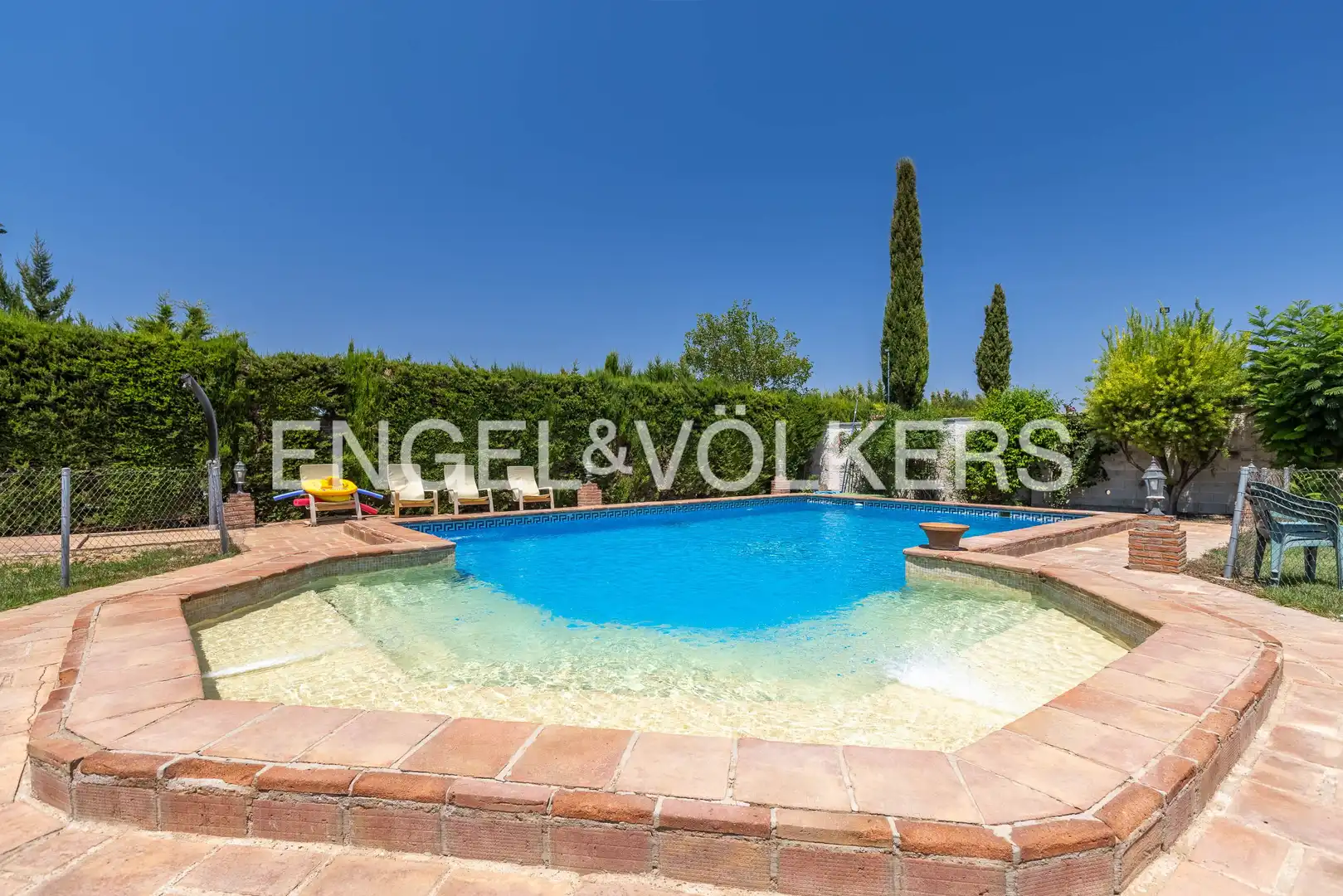Piscina de Casa o chalet en venta en Carmona con Aire acondicionado, Calefacción y Jardín privado