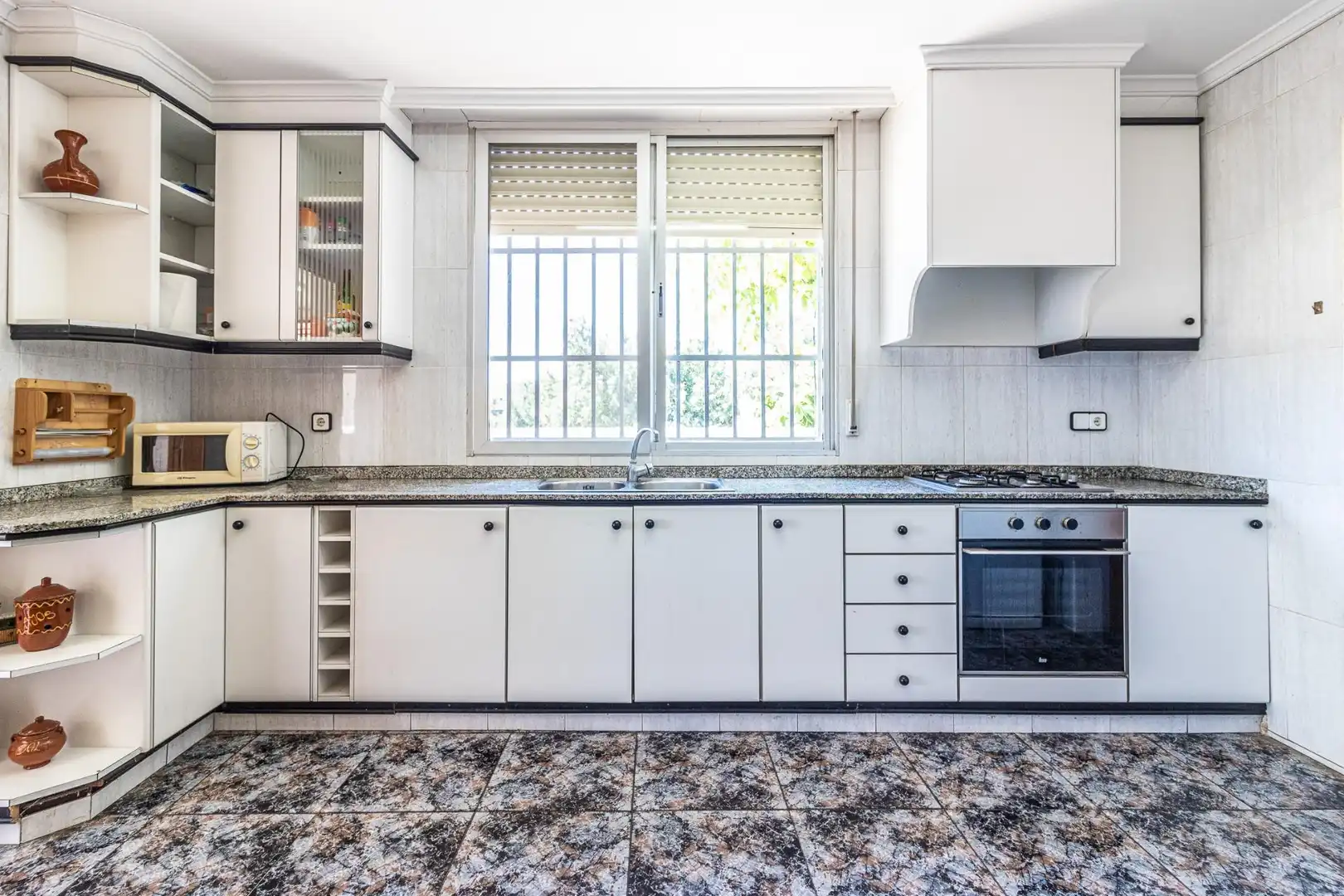 Küche von Haus oder Chalet zum Verkauf in Carlet mit Privatgarten, Terrasse und Schwimmbad