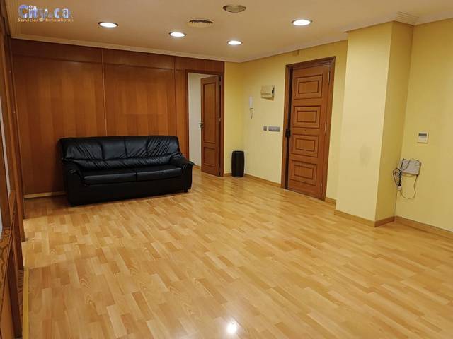 Oficina en Alquiler en El Castillo - San Roque - El Carmen