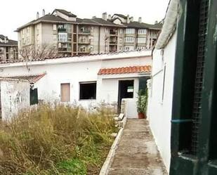 Vista exterior de Casa o xalet en venda en Santander amb Jardí privat