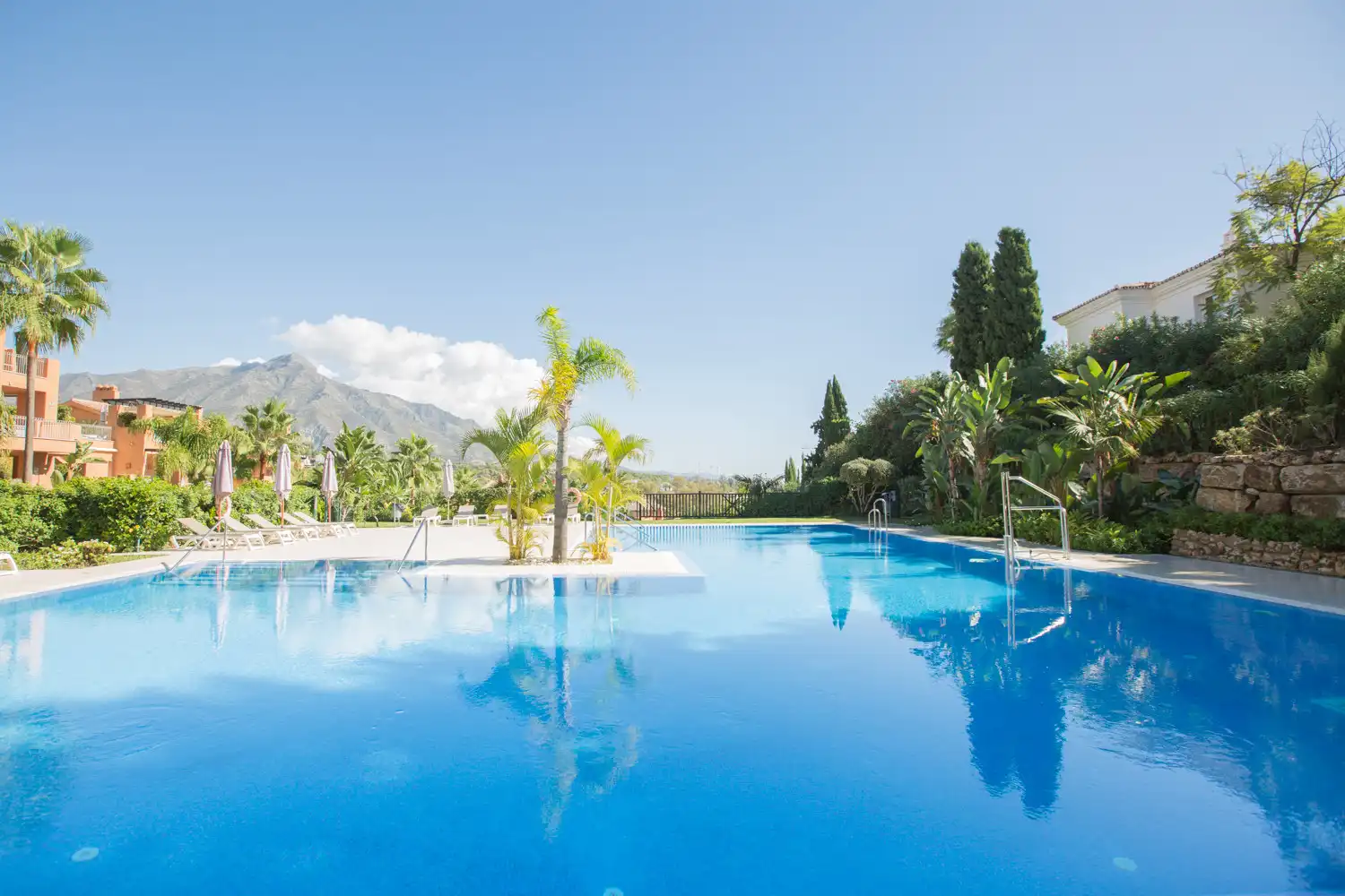 Wohnung mit Pool zum Verkauf in Nueva Andalucía