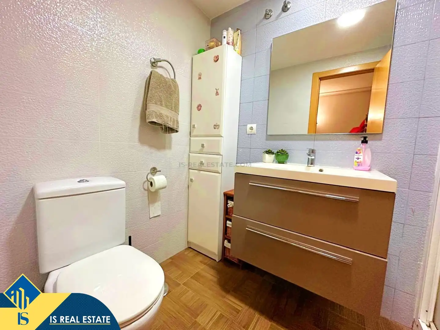 Bany de Casa o xalet en venda en Alicante / Alacant amb Terrassa, Piscina i Moblat