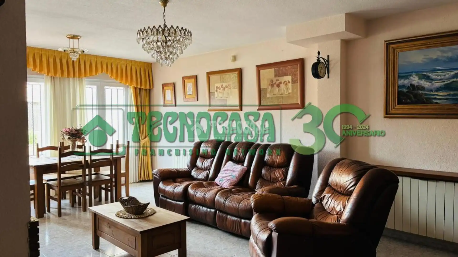 Sala de estar de Casa adosada en venta en Olías del Rey con Calefacción, Parquet y Terraza