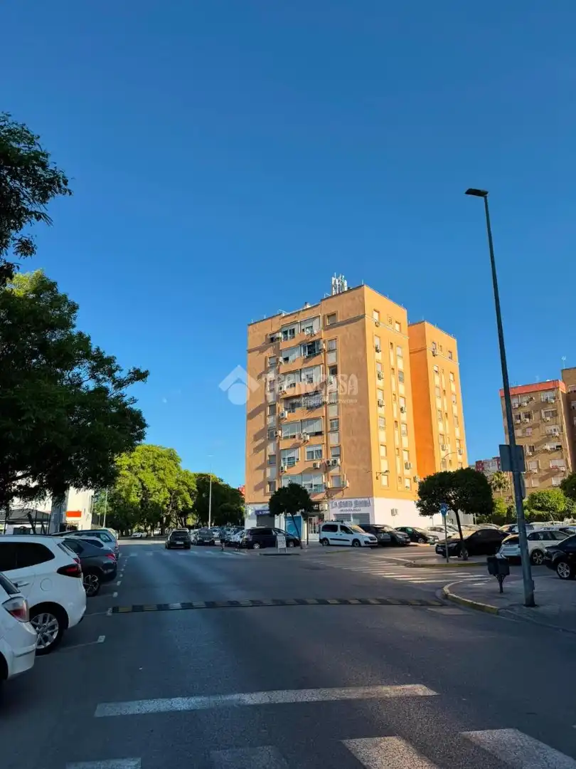 Vista exterior de Garaje en venta en Montequinto
