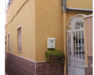 Exterior view of House or chalet for sale in  Almería Capital  with Furnished and Oven