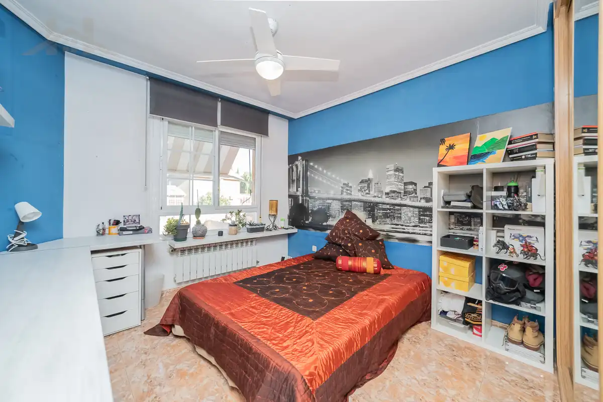 Casa aparellada amb terrassa en venda a Calle Sierra de Gredos 64, imagen 34