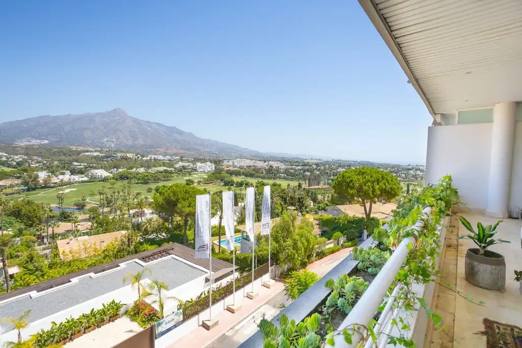 Apartament amb piscina en venda a Nueva Andalucía, imagen 2