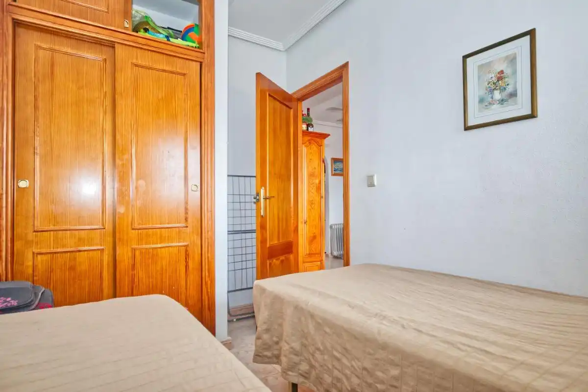 Habitación de Apartamento en venta en Orihuela con Aire acondicionado, Terraza y Amueblado