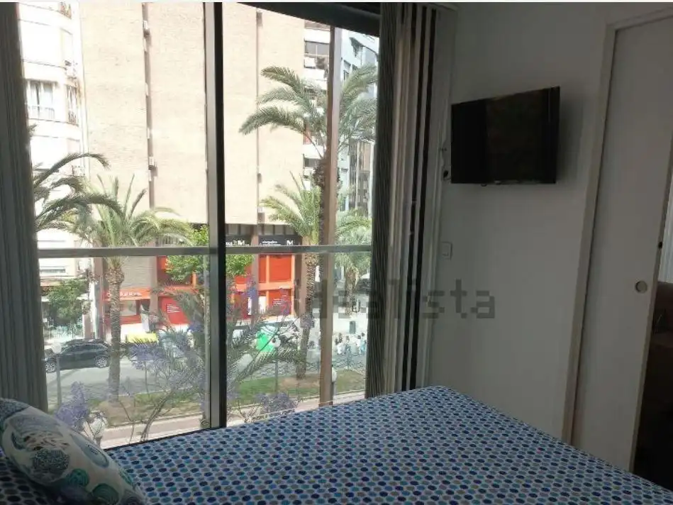 Habitación de Piso de alquiler en Alicante / Alacant con Aire acondicionado, Trastero y Amueblado