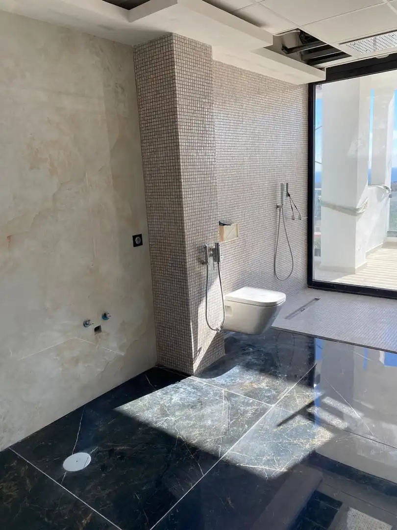 Bathroom of Houses for rent in Benahavís  with Air Conditioner, Heating and Private garden