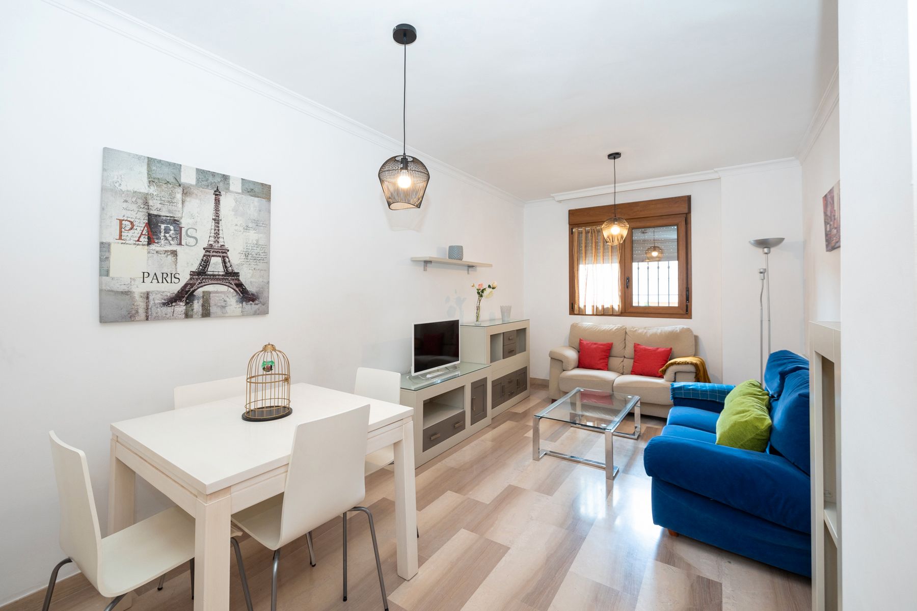 Living room of Flat to rent in  Granada Capital  with Air Conditioner, Heating and Furnished