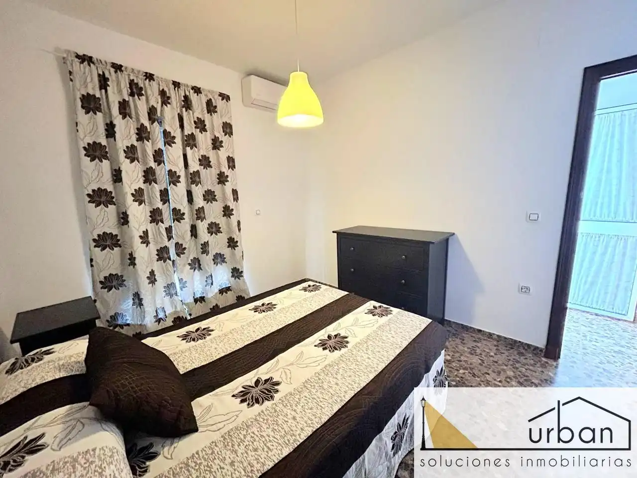 Schlafzimmer von Haus oder Chalet zum Verkauf in Chipiona mit Klimaanlage, Privatgarten und Terrasse