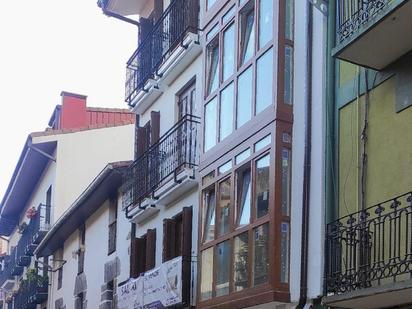 Vista exterior de Àtic en venda en Villabona amb Calefacció i Balcó