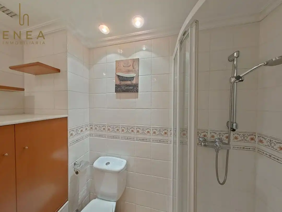 Badezimmer von Wohnung zum Verkauf in Vitoria - Gasteiz mit Heizung, Terrasse und Abstellraum