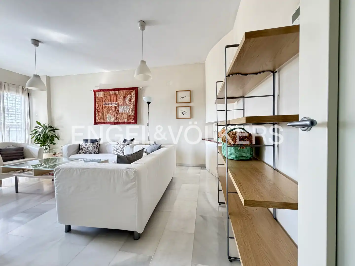 Living room of Flat for rent in Sevilla  with Air Conditioner, Heating and Storage room
