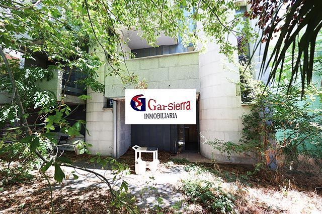 Exterior view of House or chalet for sale in La Cabrera  with Heating, Private garden and Terrace