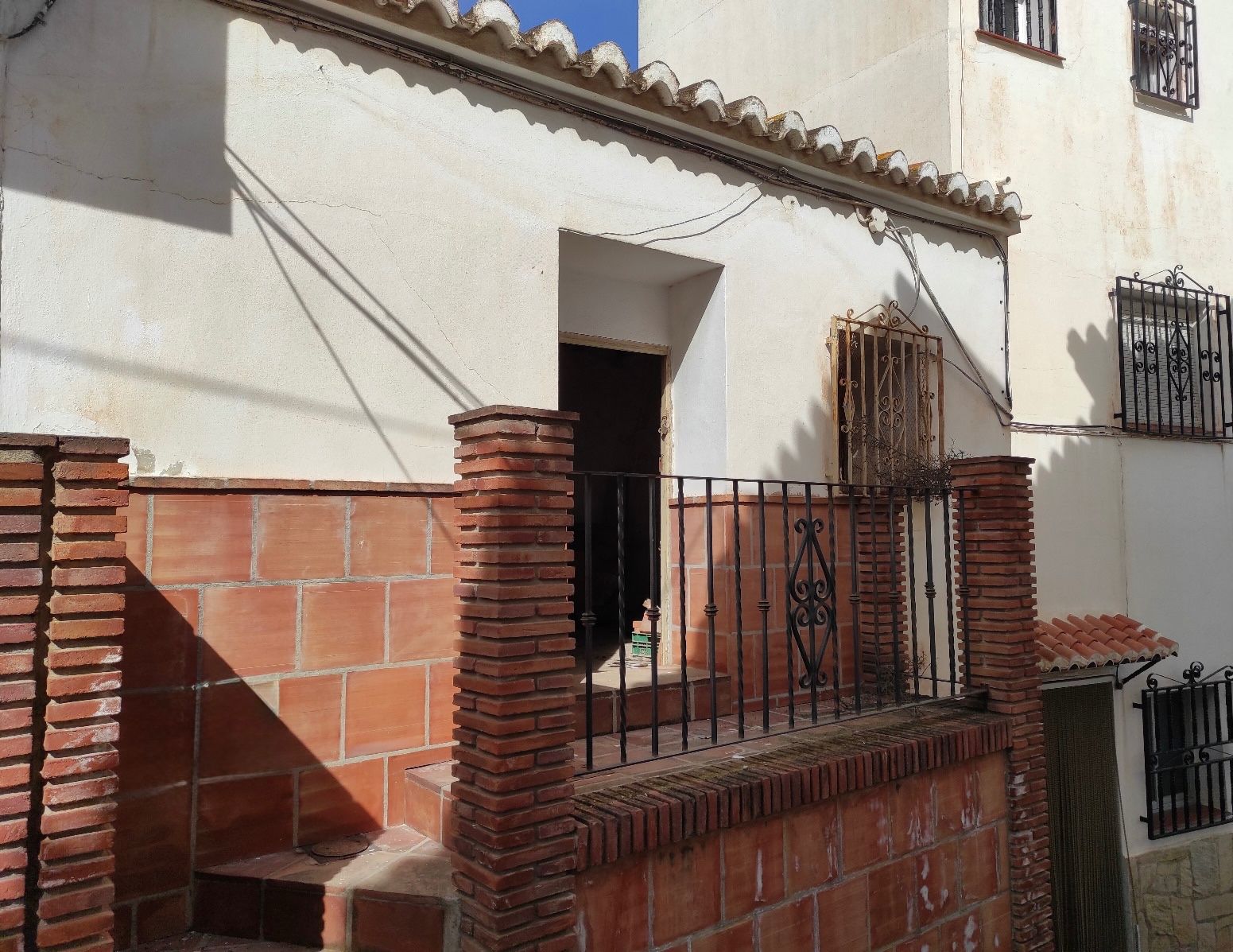 Vista exterior de Casa adosada en venda en Benamocarra