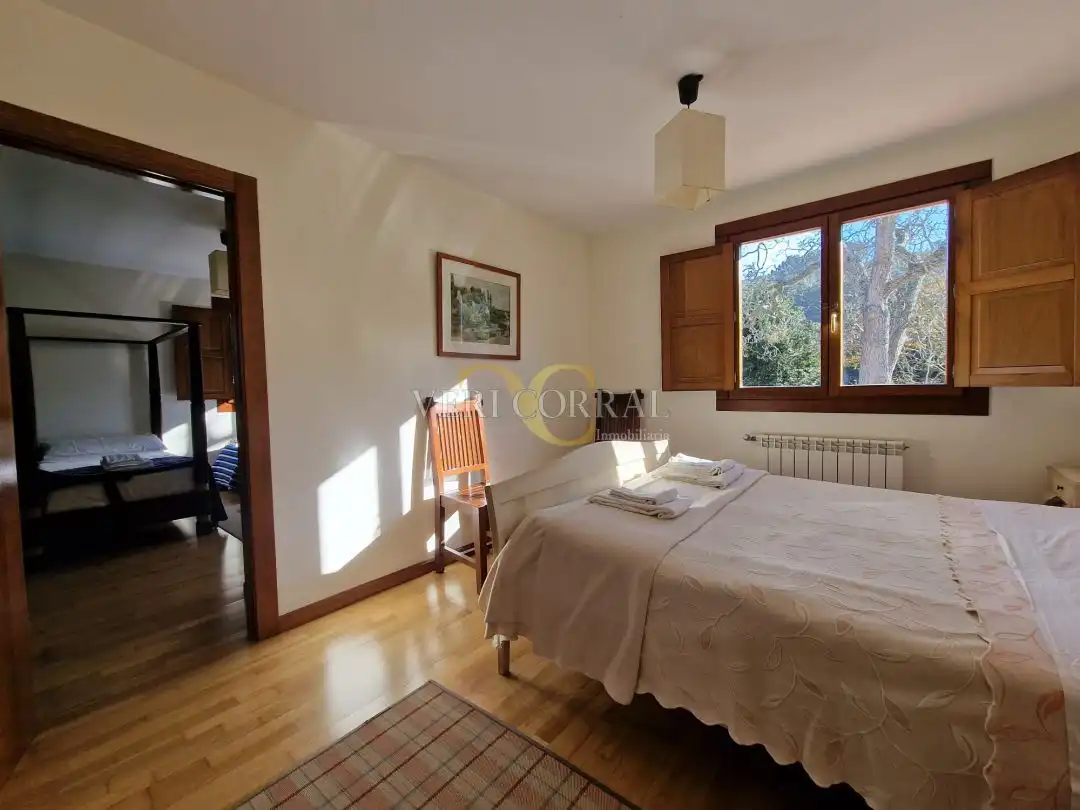 Schlafzimmer von Haus oder Chalet zum Verkauf in Llanes mit Heizung, Privatgarten und Terrasse