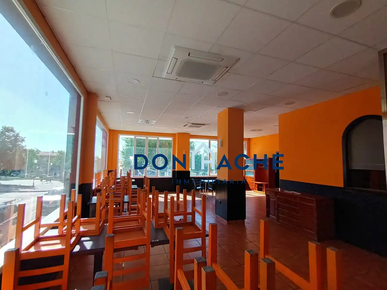 Local comercial en venda a Calle Campanario 14