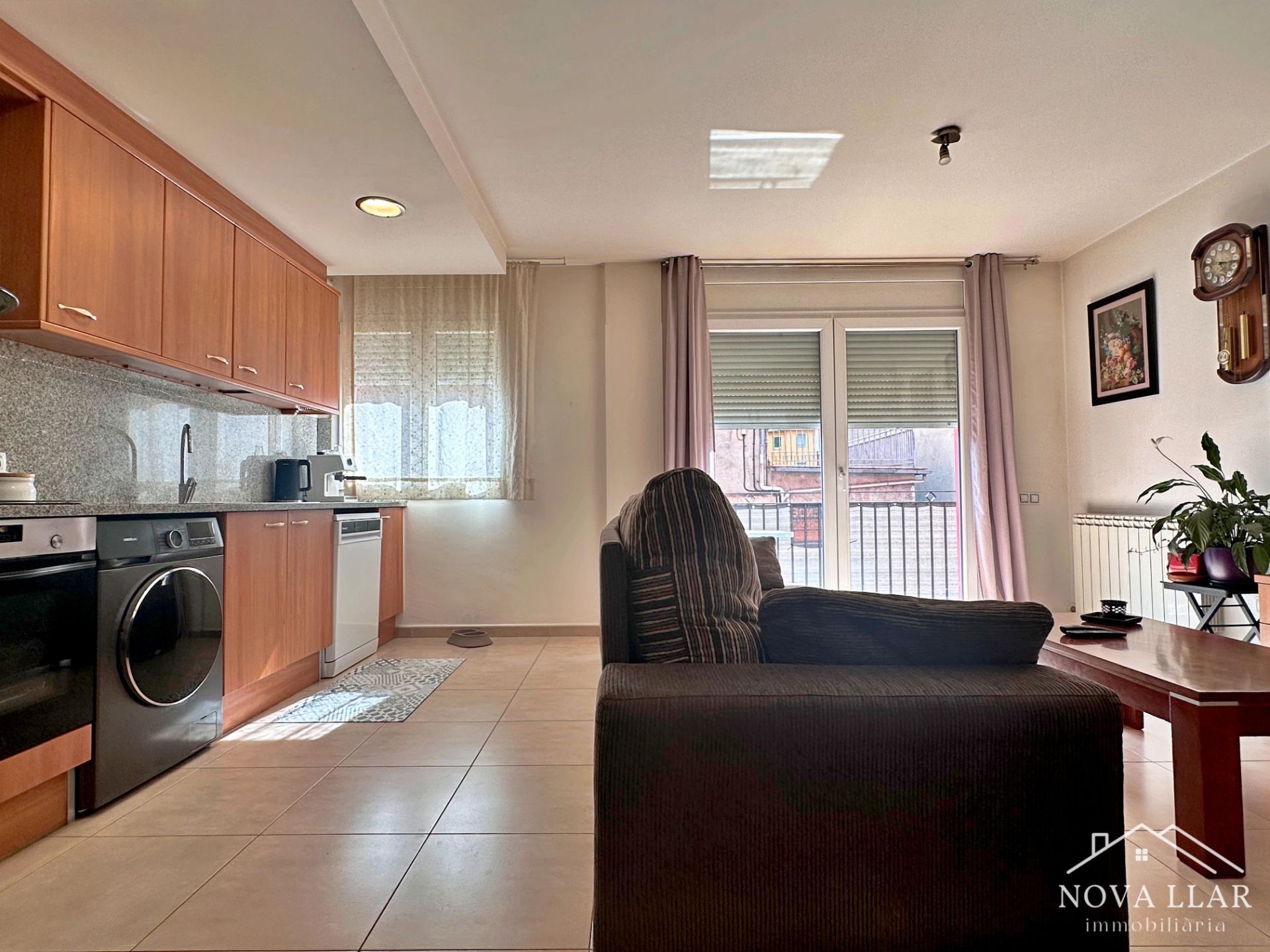Living room of Flat for sale in Campdevànol  with Heating, Oven and Balcony