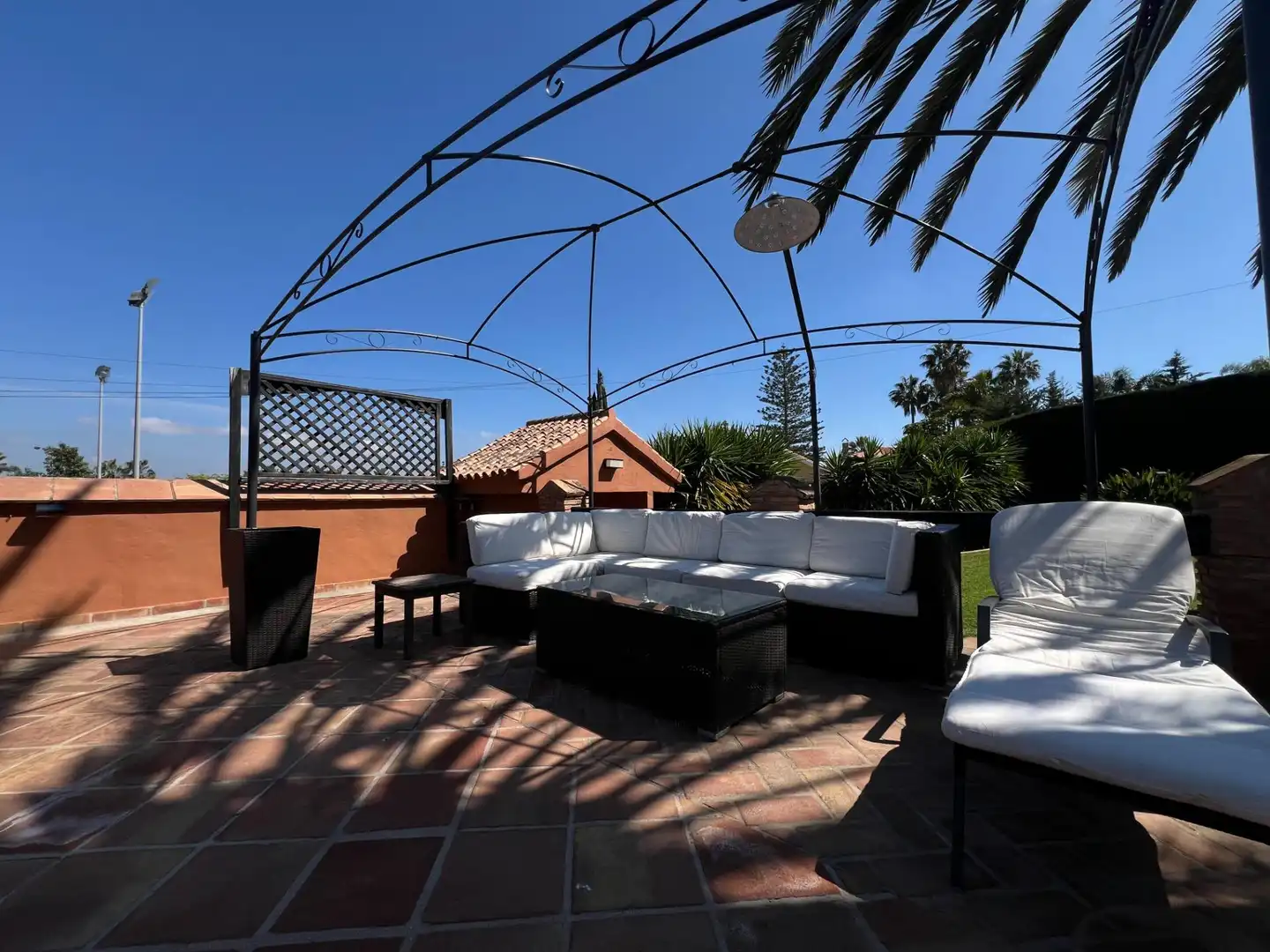 Terrassa de Casa o xalet en venda en Alhaurín de la Torre amb Aire condicionat, Jardí privat i Terrassa