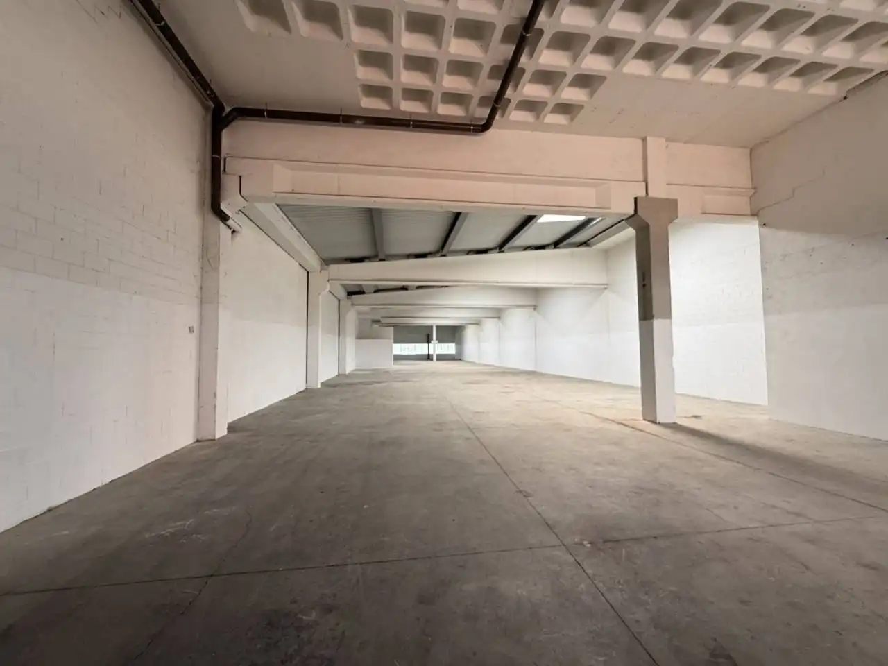 Fabrikhallen zur Miete in Calle Saturn, Can Parellada