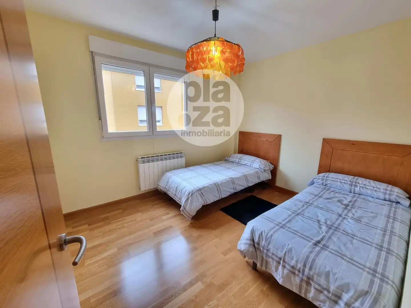 Habitación de Casa adosada en venta en Valdorros, Burgos