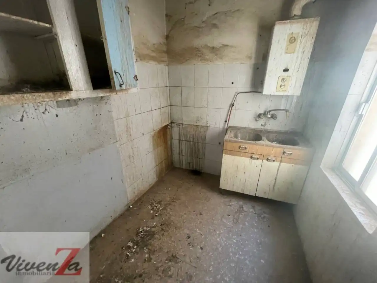Cuina de Casa o xalet en venda en San Lázaro