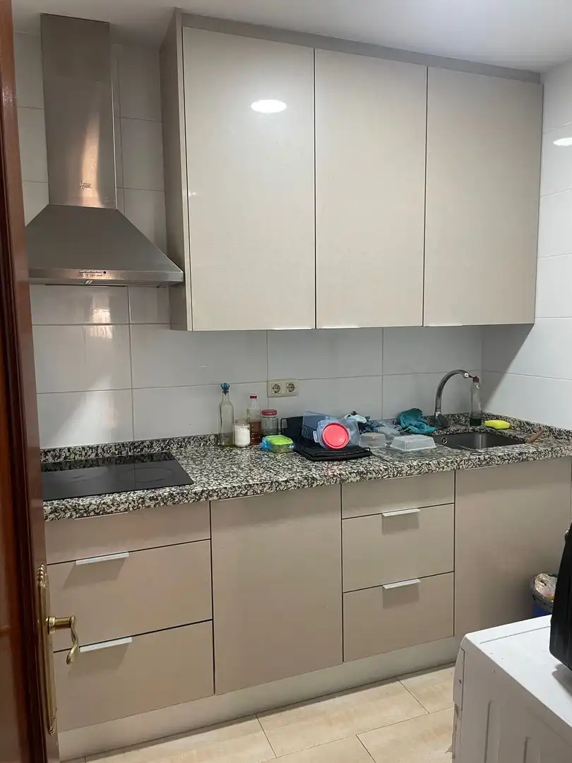 Flat for rent in Calle Buensuceso, Centro - Sagrario