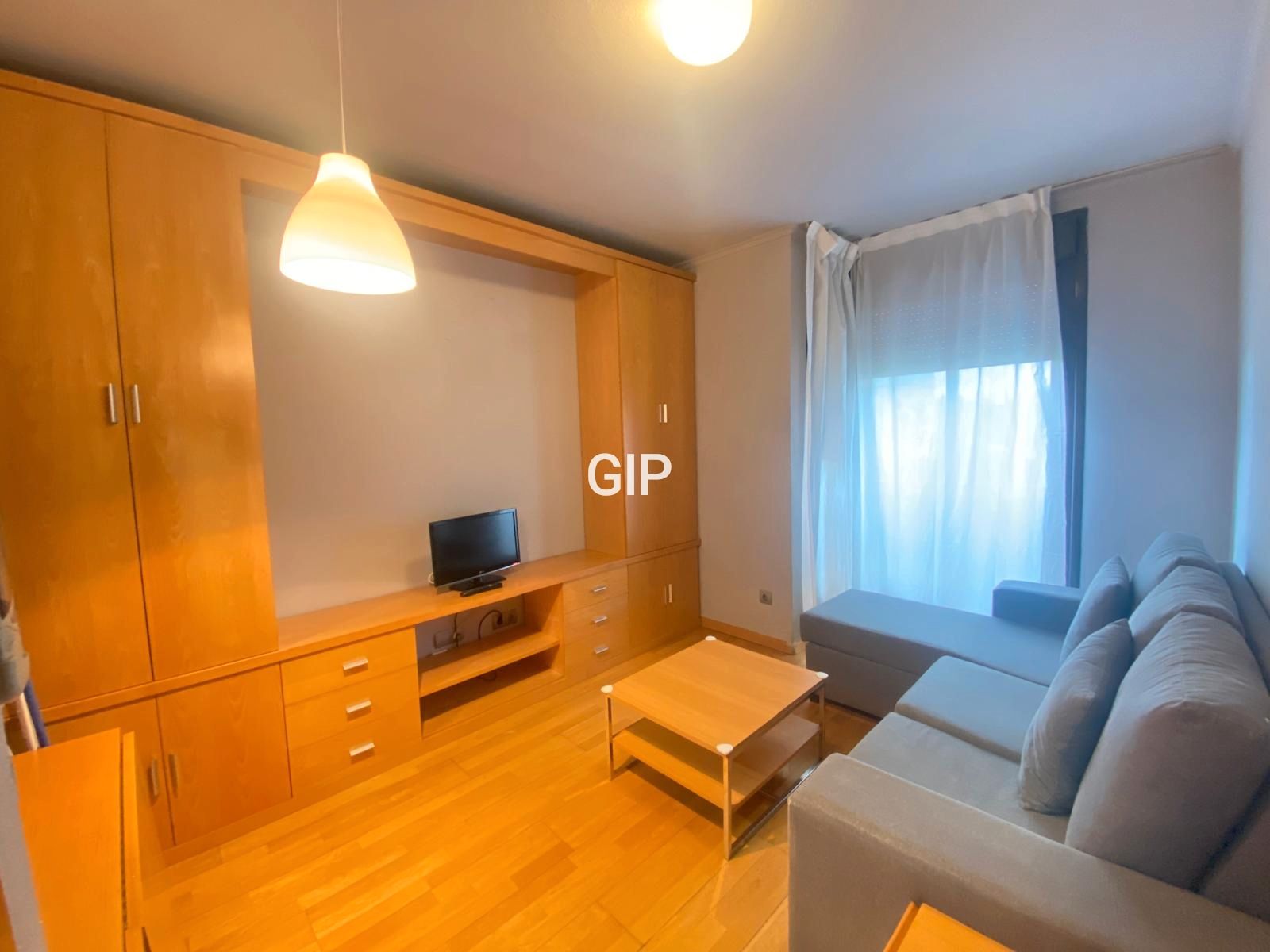 Sala de estar de Apartamento de alquiler en  Madrid Capital con Aire acondicionado, Calefacción y Parquet