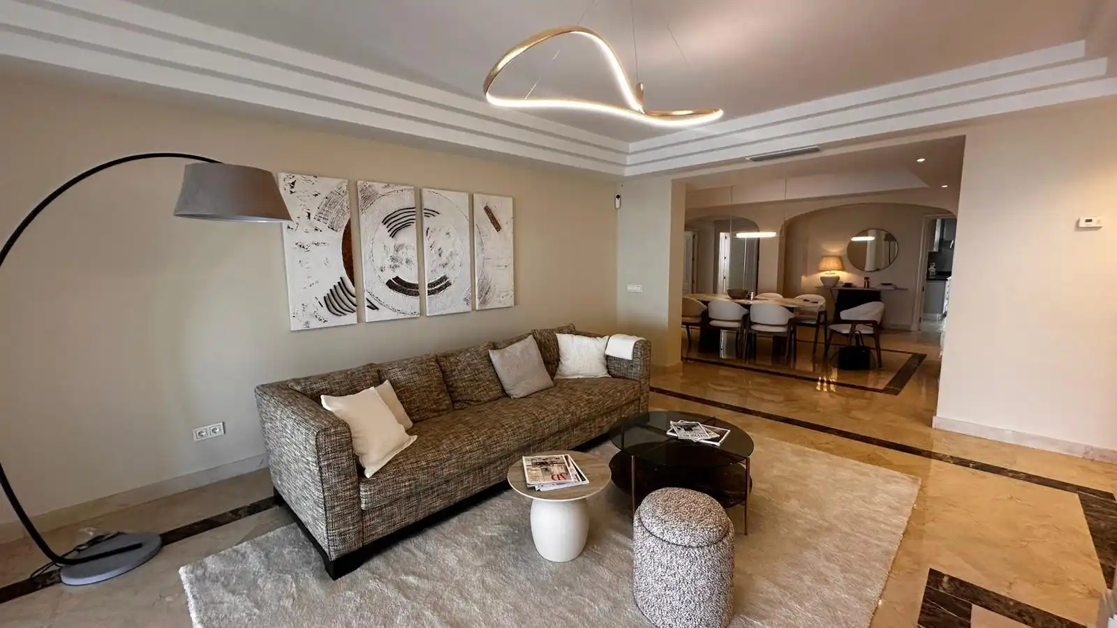 Sala d'estar de Apartament de lloguer en Marbella amb Aire condicionat, Terrassa i Traster