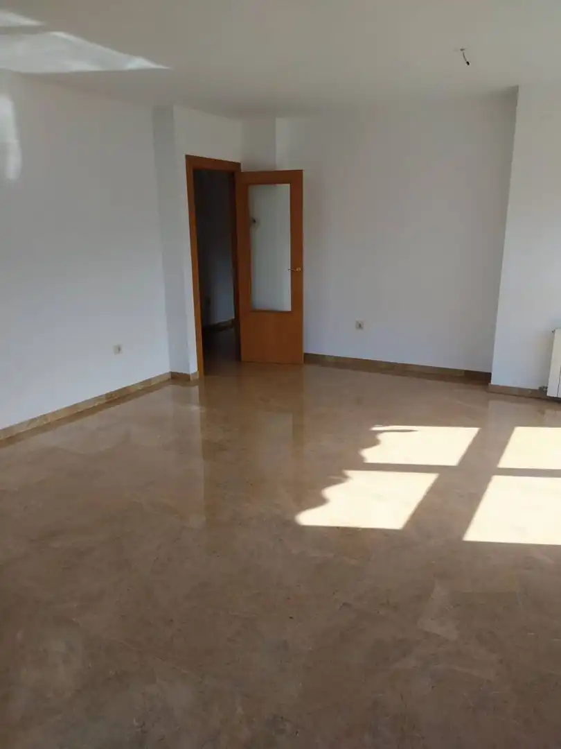 Sala de estar de Piso de alquiler en Valencia con Aire acondicionado, Calefacción y Trastero