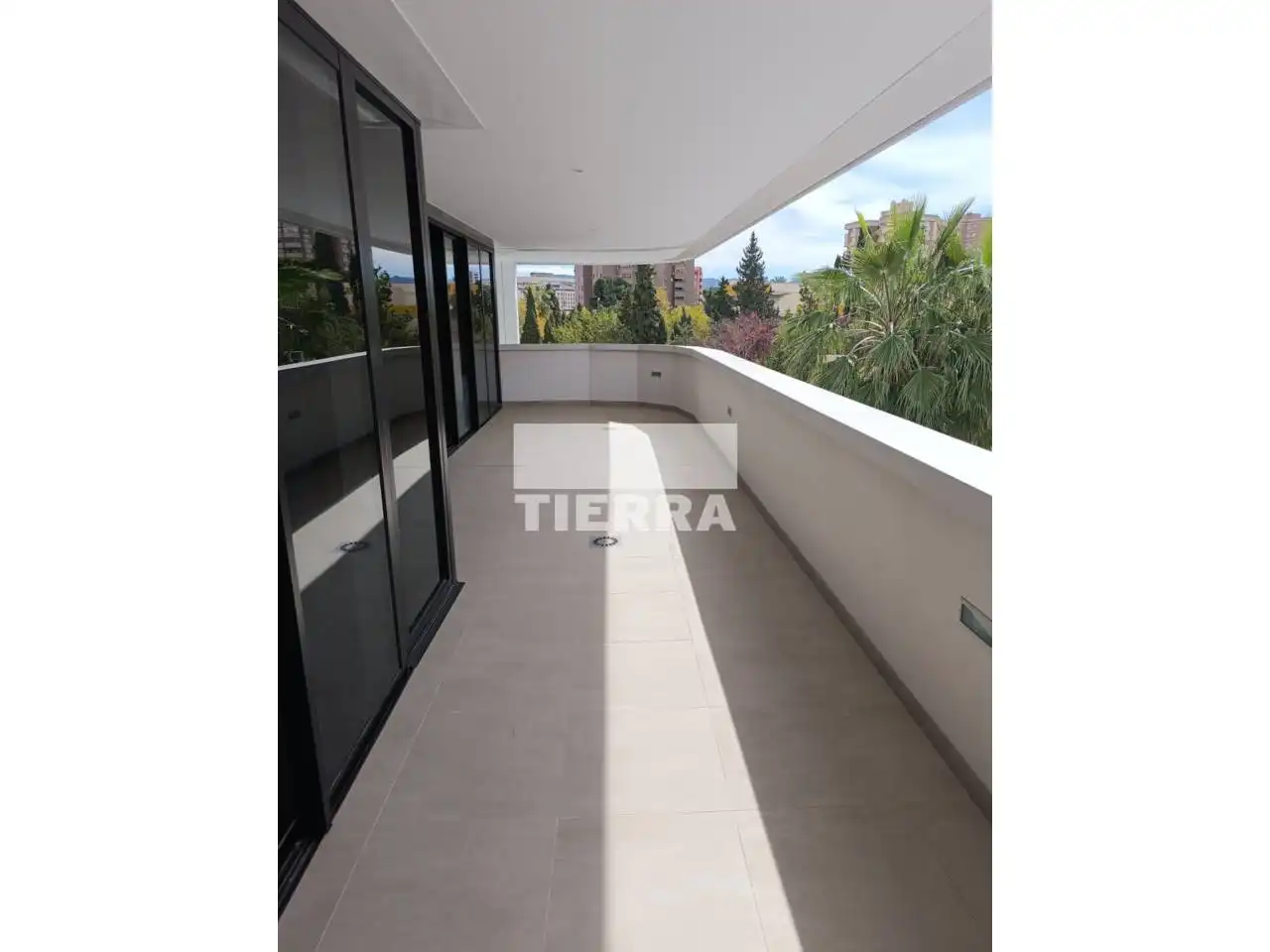 Piso con ascensor en venta en Ronda de Levante