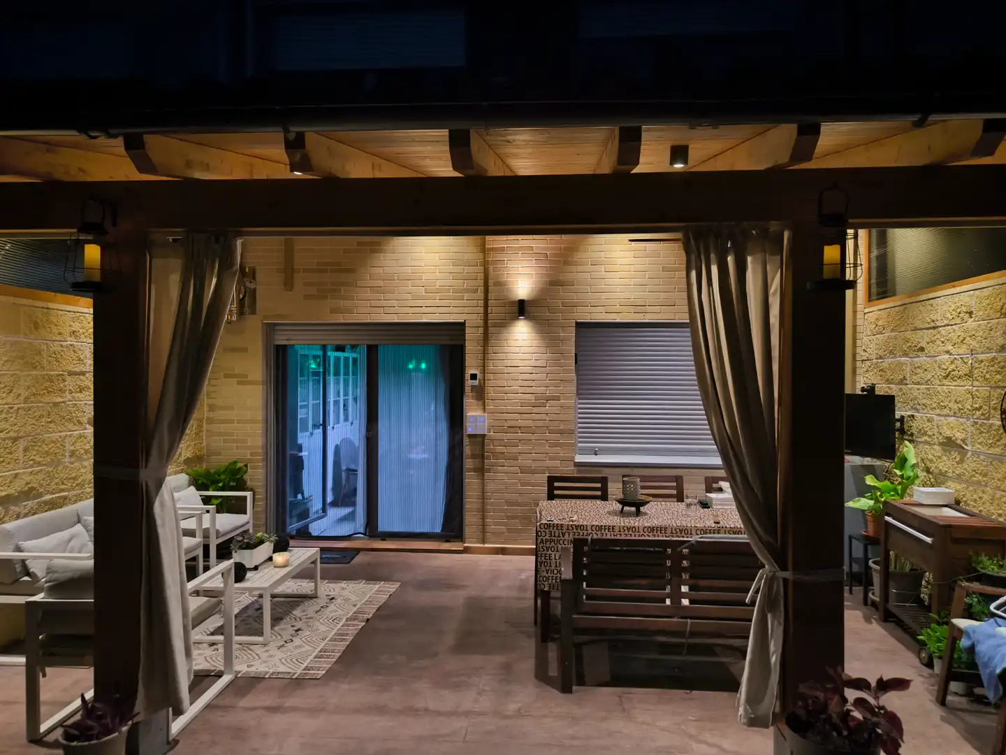 Terraza de Casa adosada en venta en Villalbilla con Aire acondicionado, Calefacción y Jardín privado