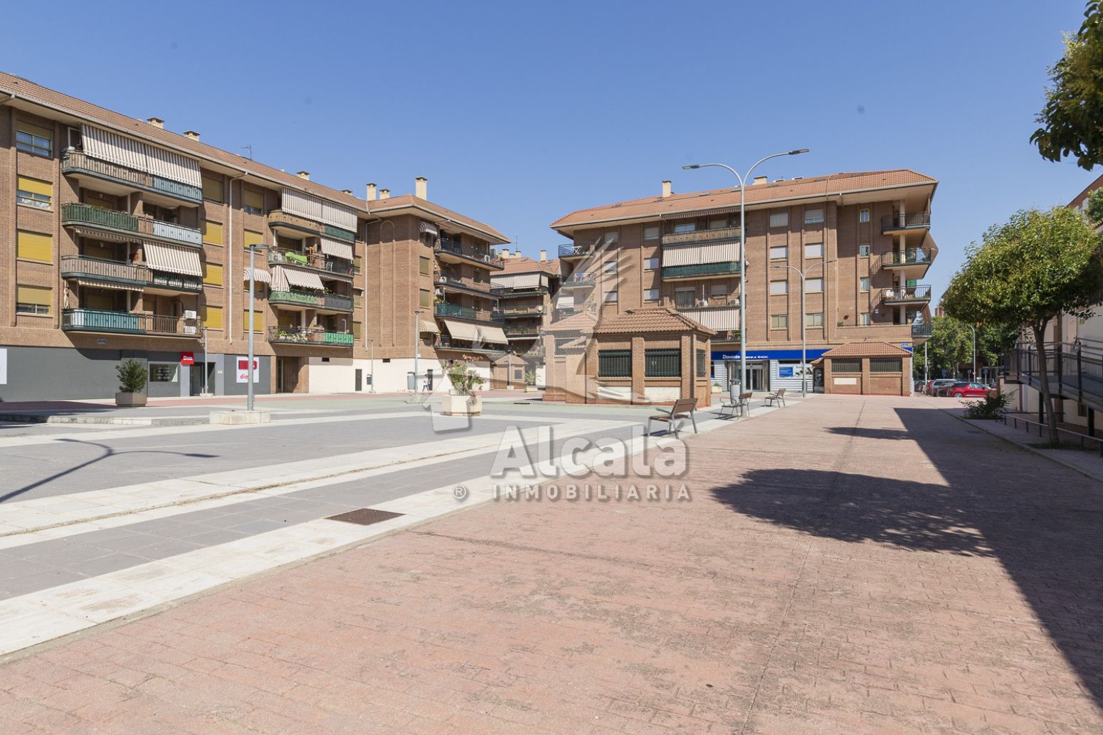 Exterior view of Garage for sale in Alcalá de Henares