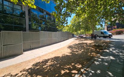 Vista exterior de Dúplex en venda en San Sebastián de los Reyes amb Aire condicionat i Balcó