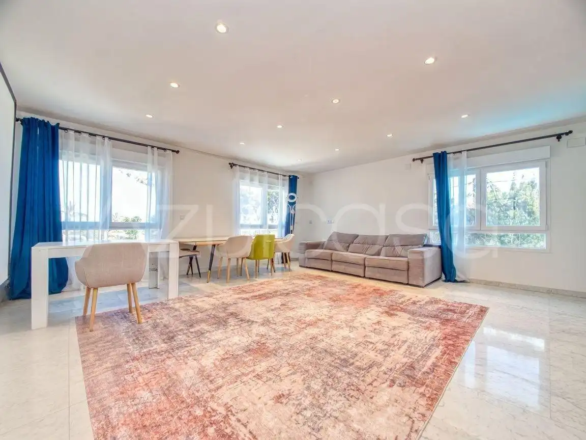 Sala d'estar de Casa o xalet en venda en Sant Joan d'Alacant amb Aire condicionat, Calefacció i Jardí privat