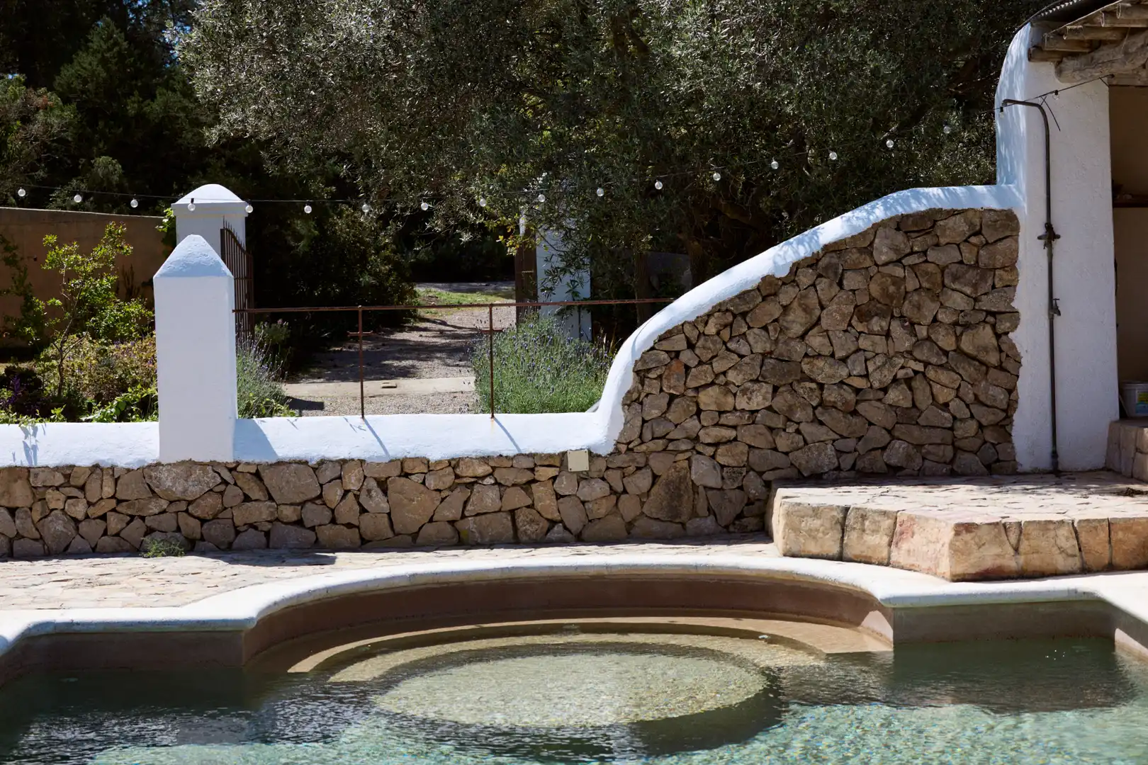 Piscina de Finca rústica en venda en Sant Joan de Labritja amb Aire condicionat, Jardí privat i Parquet