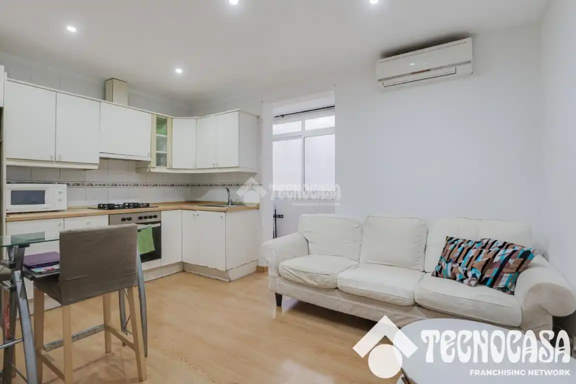 Piso con terraza en venta en Eixample