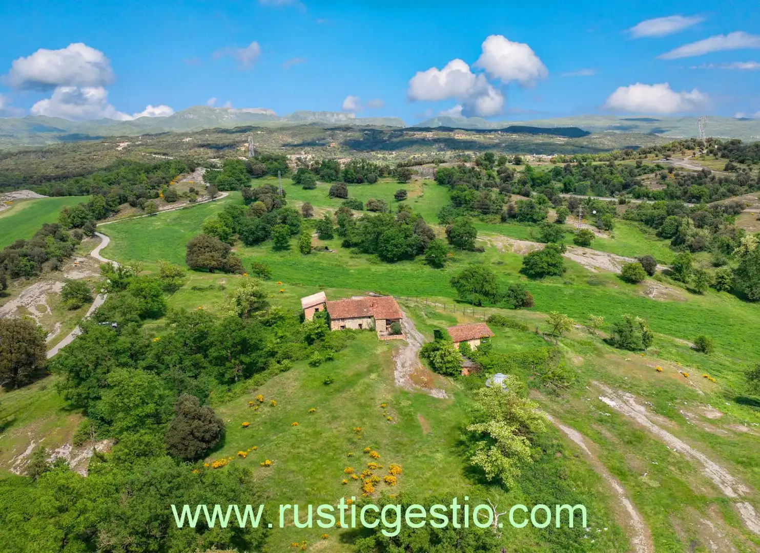 Finca rústica en venta en Sant Pere de Torelló con Jardín privado