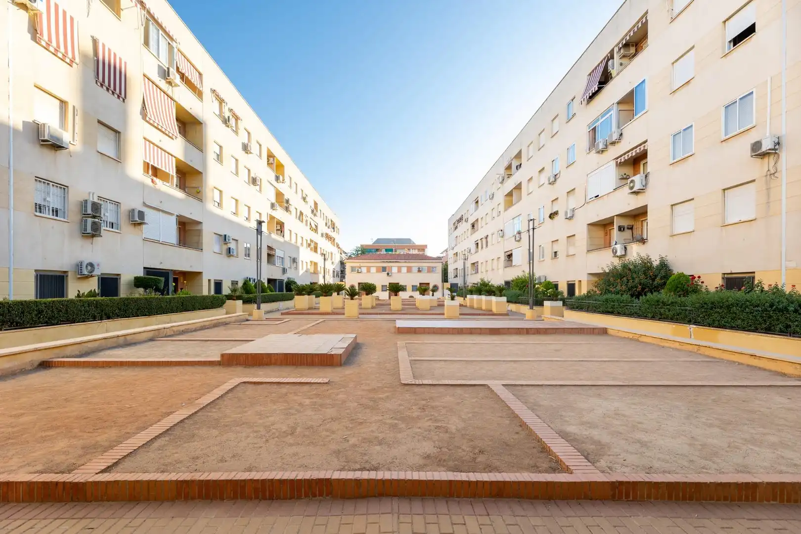 Flat with terrace for sale in Calle ALCALA LA REAL, imagen 3
