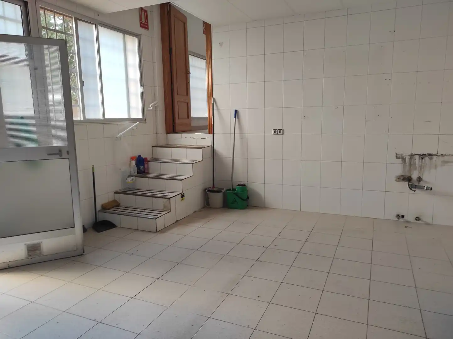 Local comercial en venda a Avenida Monteazahar 19, imagen 6