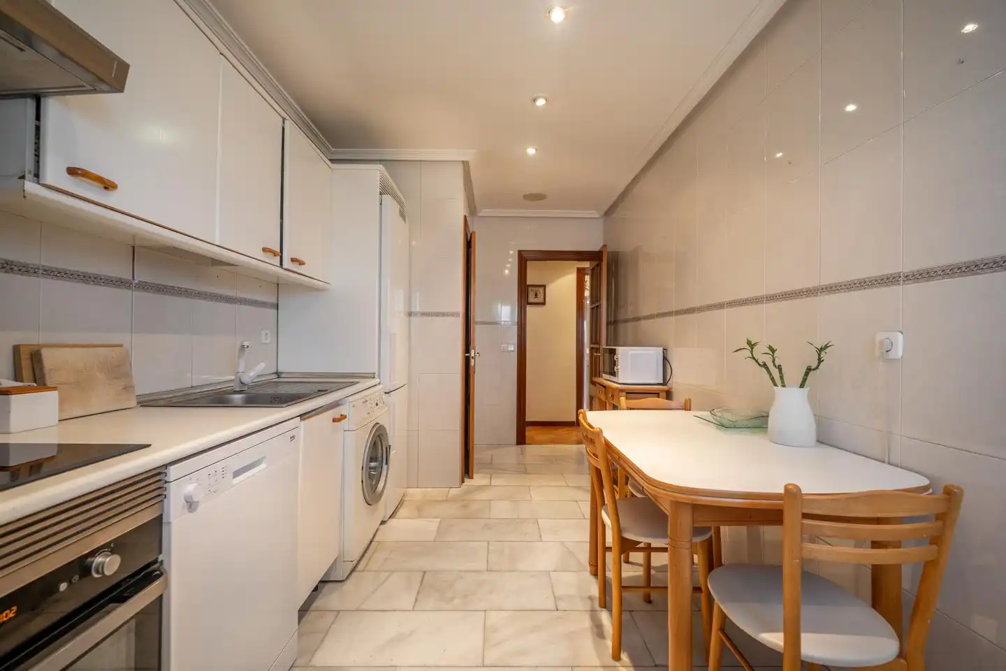 Küche von Wohnung zum Verkauf in Ávila mit Klimaanlage, Parkett und Terrasse