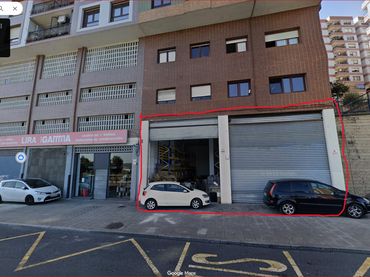Business premises for sale in azeta