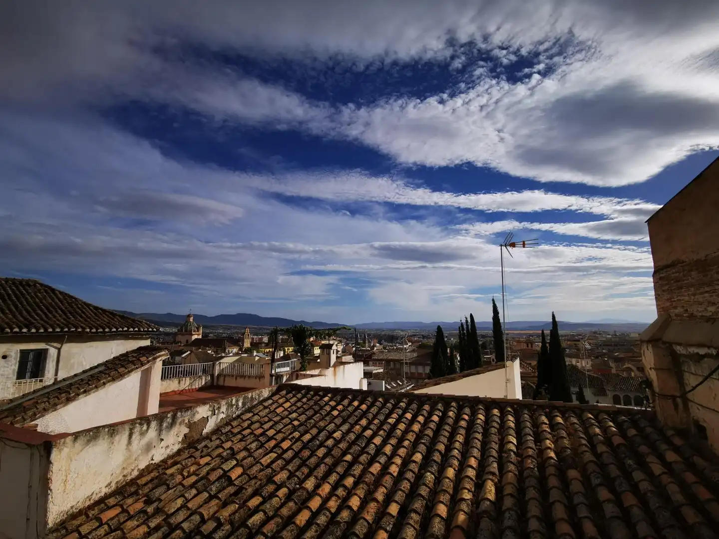Vista exterior de Pis de lloguer en Granada amb Aire condicionat i Balcó