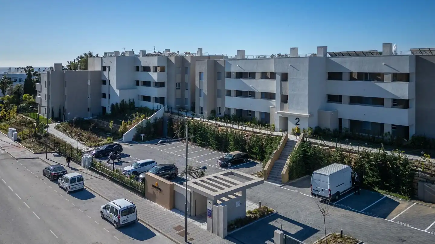 Vista exterior de Apartament en venda en Estepona amb Aire condicionat, Calefacció i Terrassa